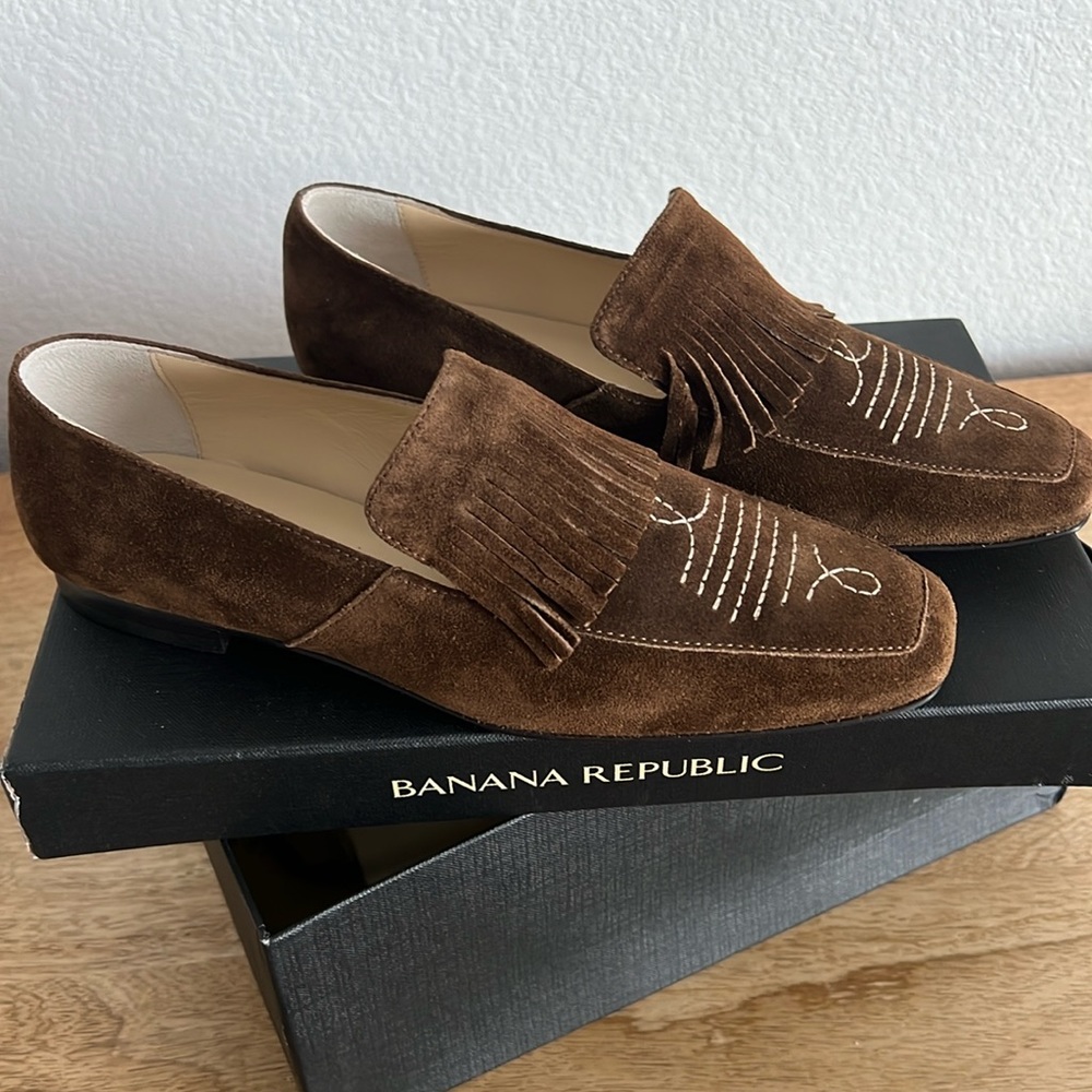New Loafers Suede banana republic size 6.5 color tobacco brown